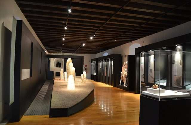 La Rocca di Riva del Garda sede del MAG Museo Alto Garda, fortaleza medieval en el centro histórico de Riva del Garda