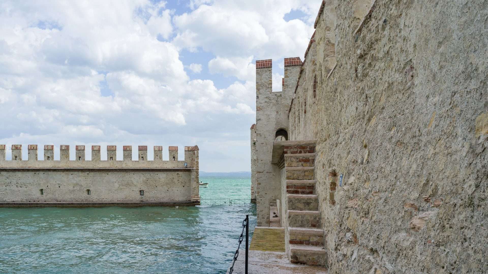 Die Burgen des Gardasees: Reise in die mittelalterliche Geschichte