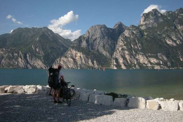 Windsurfen en zeilen op het Garda: de complete gids voor beginners