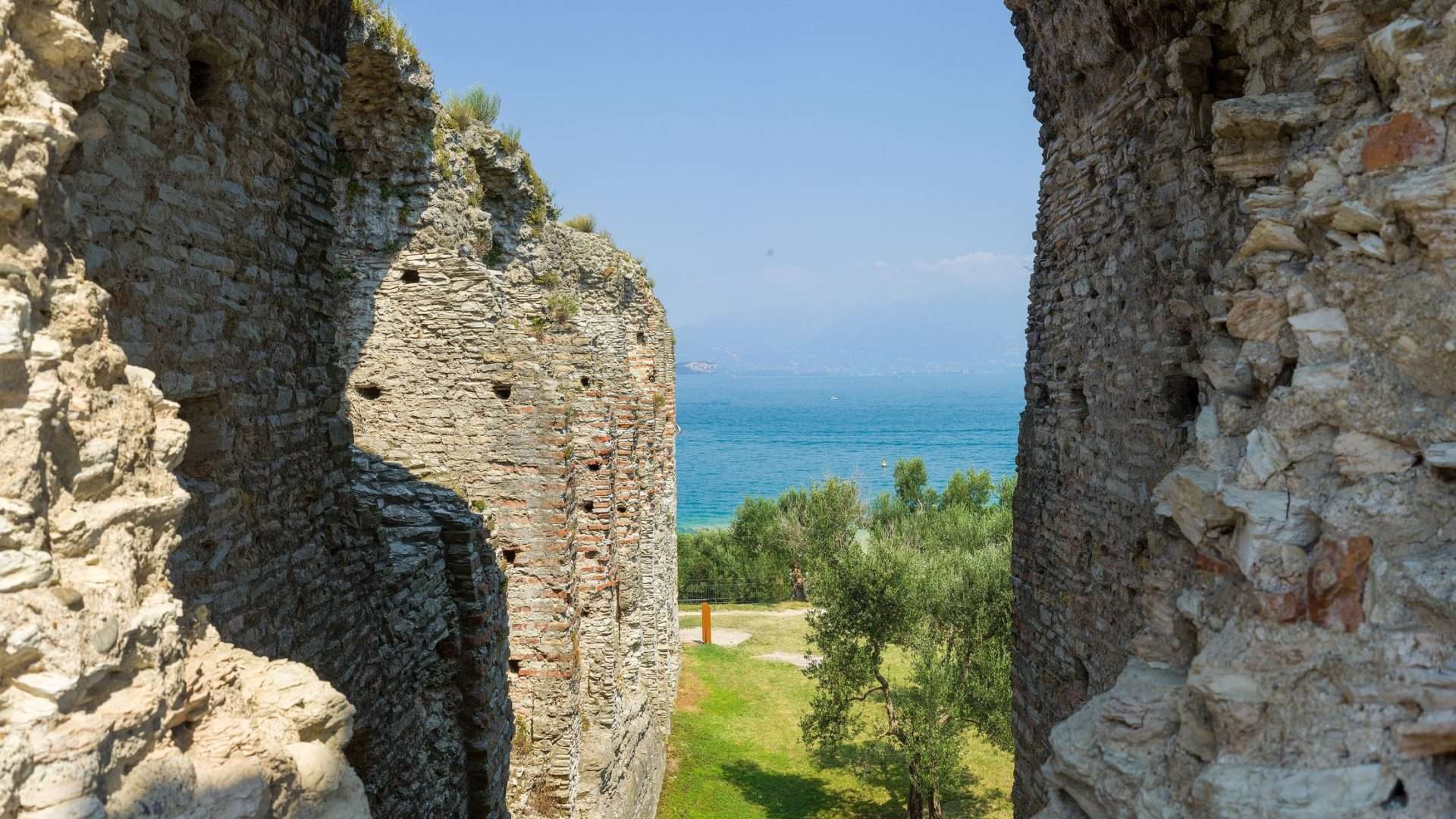 Sirmione: what to see in the Pearl of Lake Garda