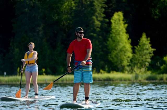 SUP auf dem Gardasee: wo man es ausübt und wo man es mietet