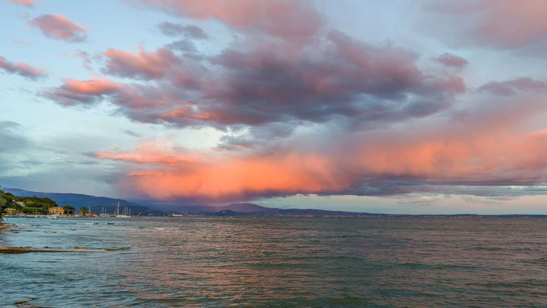 Die 10 schönsten Sonnenuntergänge am Gardasee: wo man sie sieht