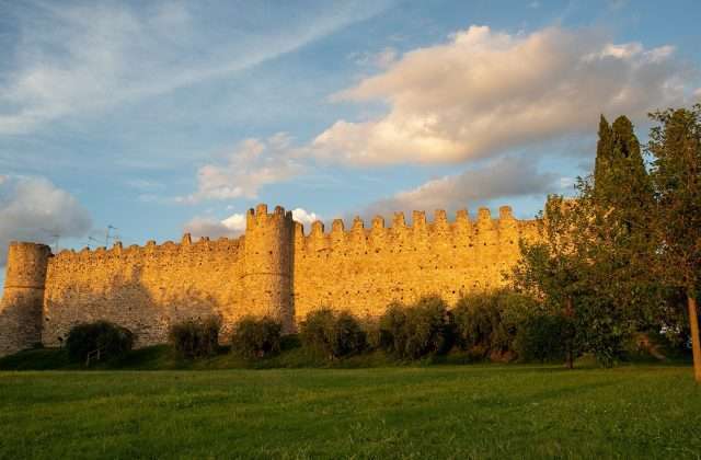 Anillo de los Castillos de la Valtenesi
