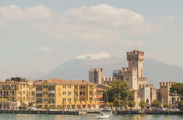 Romantisch uitzicht op Sirmione aan het Gardameer