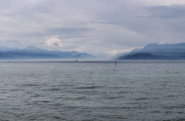 Parkplätze Gardasee 2026: wo man in Sirmione, Riva, Malcesine und Limone parken kann