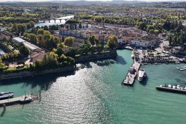 Peschiera del Garda - Luftaufnahme des Hafens