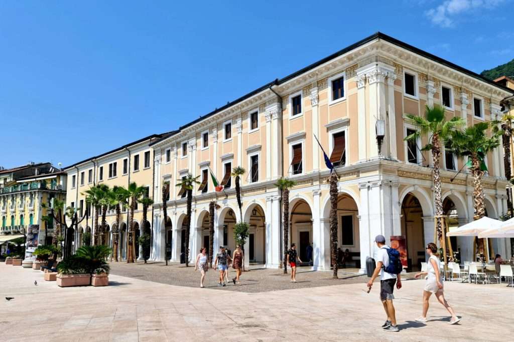 The old town and the Loggia della Magnifica Patria