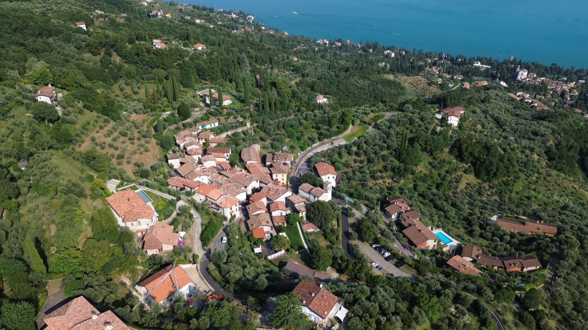 Entre as vilas e as colinas de Gardone Riviera – immagine 2