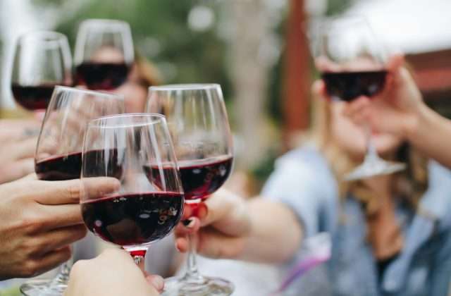 Weingläser mit Bardolino DOC Rotwein