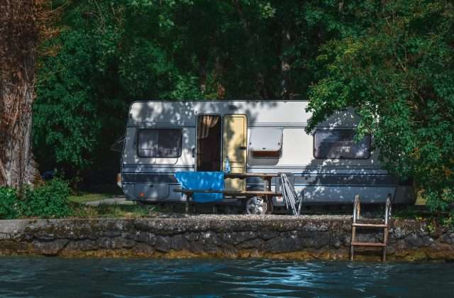 Camper Gardasee 2026: Stellplätze, Campingdörfer, Regeln und Routen